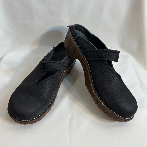 Shoes - EL NATURALISTA Sz 38 Clogs Slip On Matte Leather Round Toe Rubber Sole Shoes
